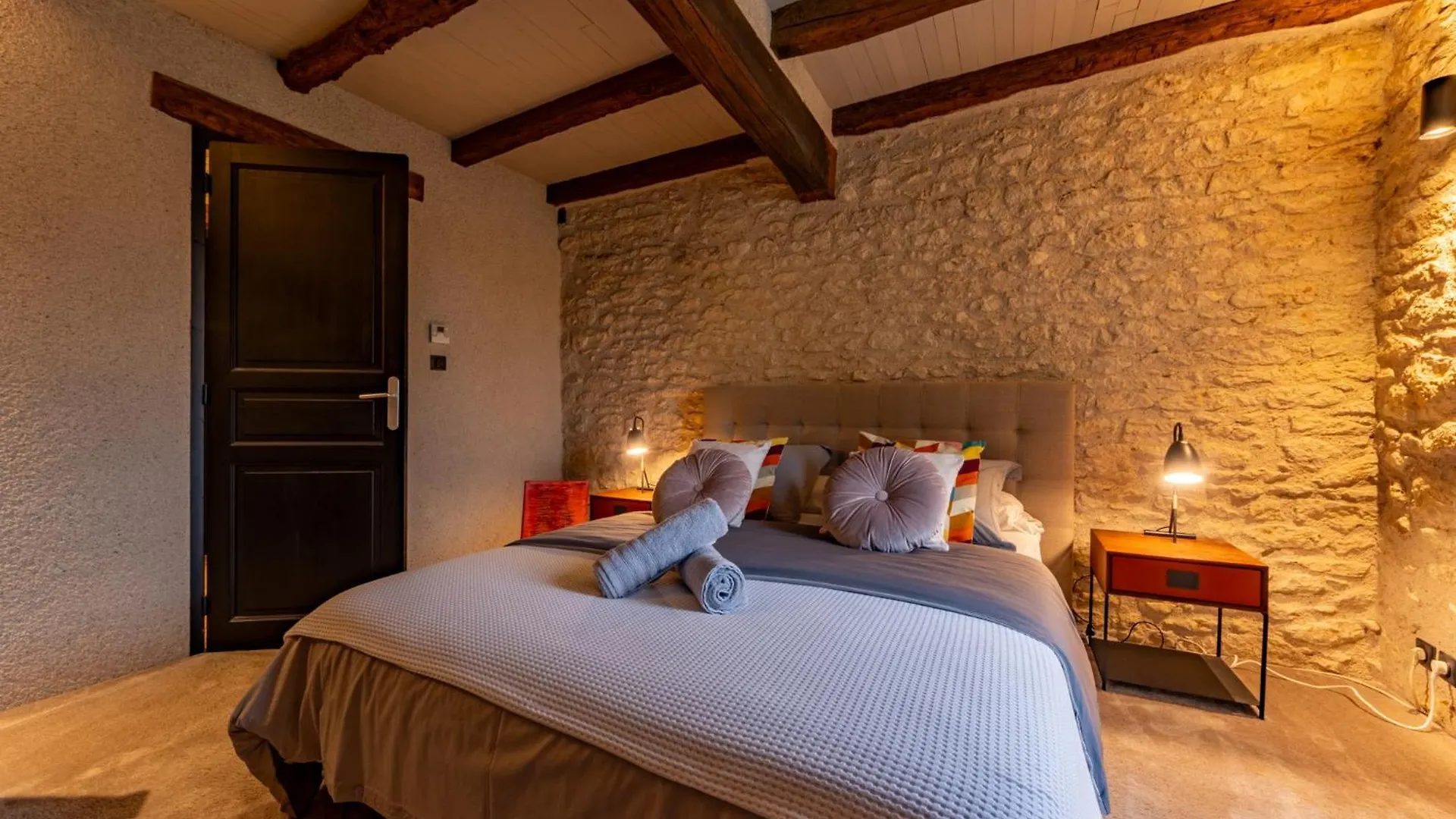 Les Chambres Du Presbytere Montagudet フランス