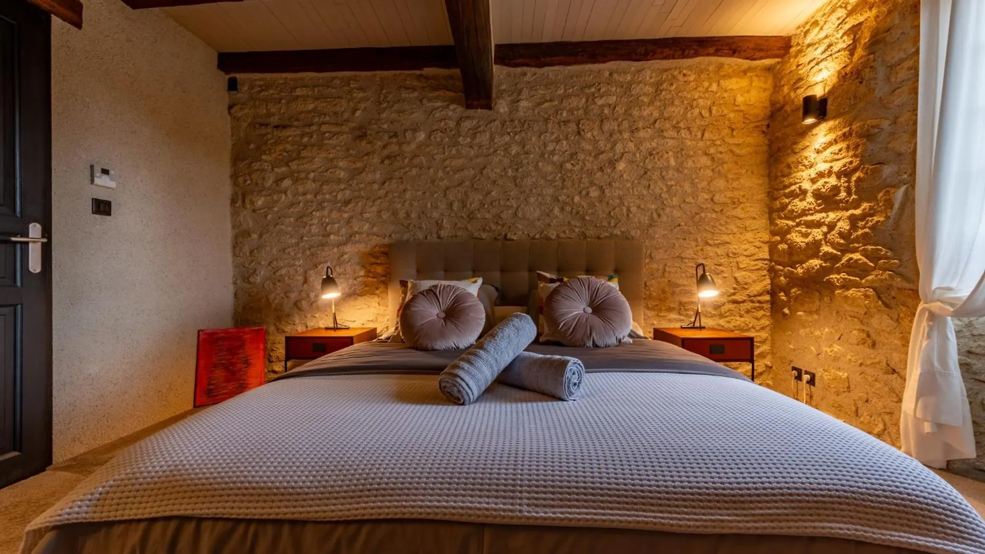Les Chambres Du Presbytere Montagudet 0*,  フランス