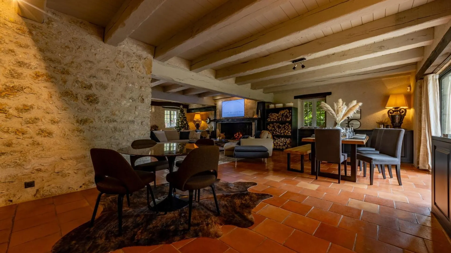 Les Chambres Du Presbytere Montagudet ベッド・アンド・ブレックファスト